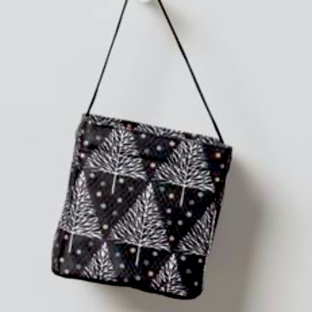 thirty-one Carry-All Twinkle Trees